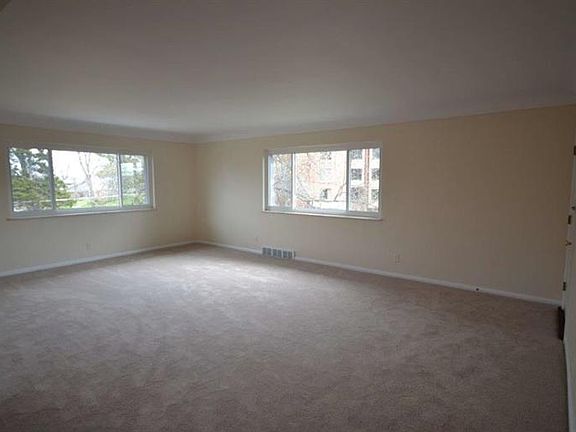3rd image of 3575 Shaw Ave