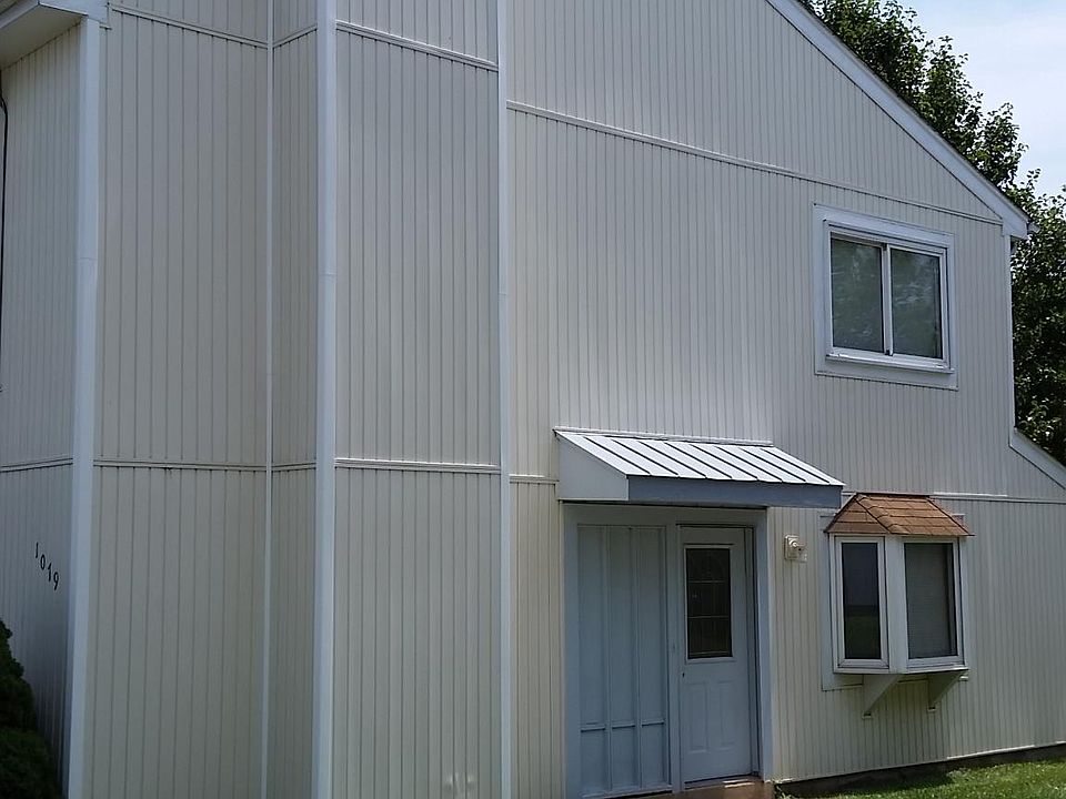 1st image of 1079 Knight Ln
