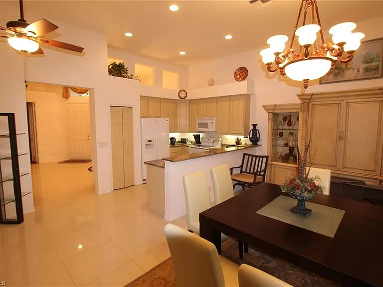 8526 Pepper Tree Way — Photo 7
