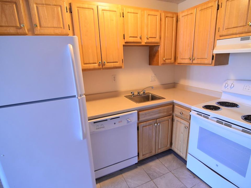 2nd image of 1129 Boylston St #2