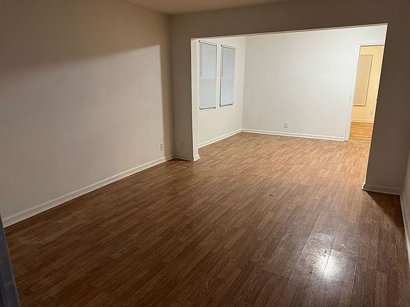 5th image of 274 Wrexham Ave