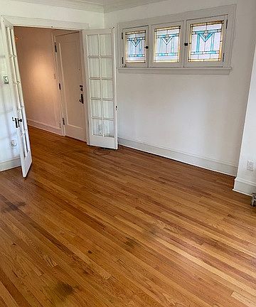 3rd image of 1907 W Waveland Ave #1