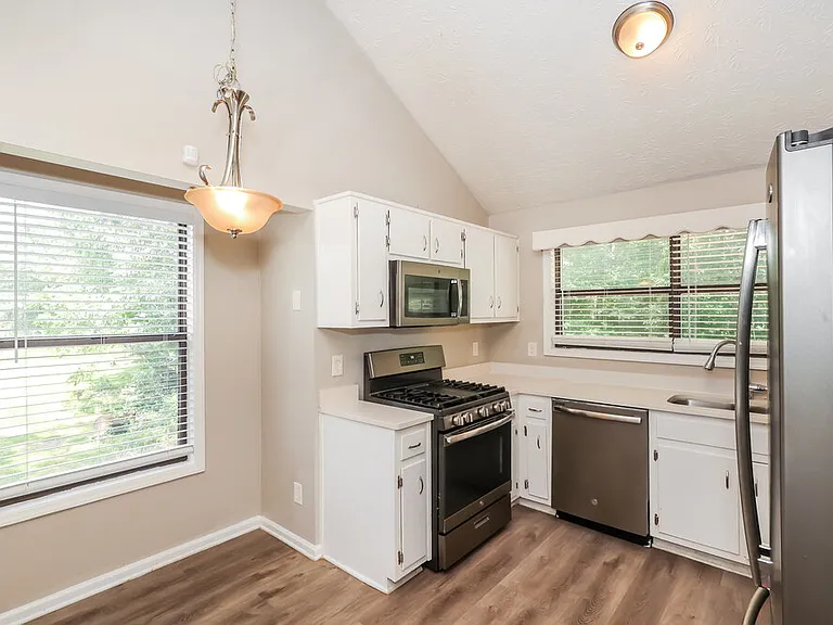 4140 Hawkins Xing — Photo 7