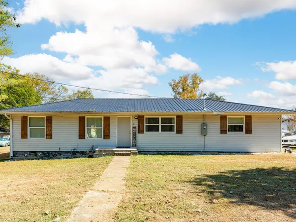 17 Ann Dr, Rossville, GA 30741