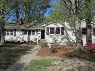 16 Mammoth Oak Rd, Newport News, VA 23606
