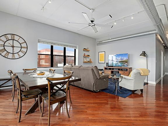 3rd image of 3125 W Fullerton Ave APT 321