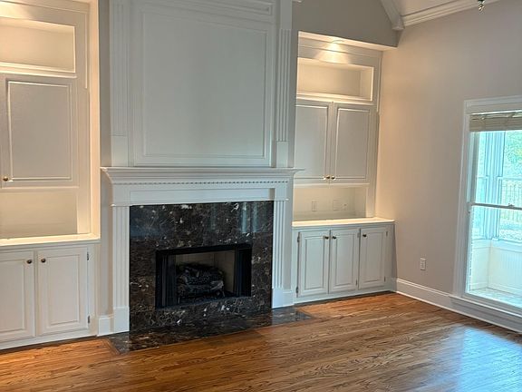 5th image of 553 Warwick Willow Ln