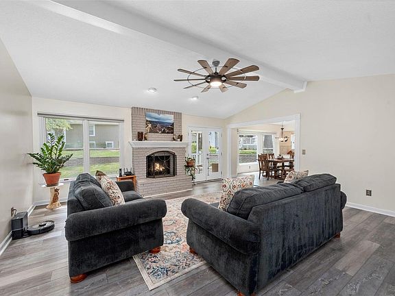 4th image of 31 Picardy Dr