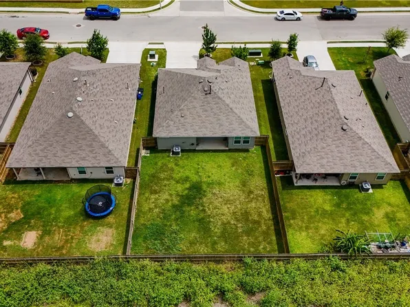 1046 Amble Oak, Seguin, TX 78155