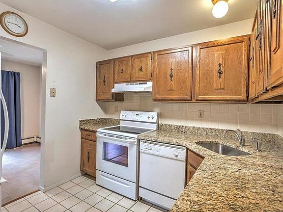 3rd image of 2 Heritage Dr Unit C