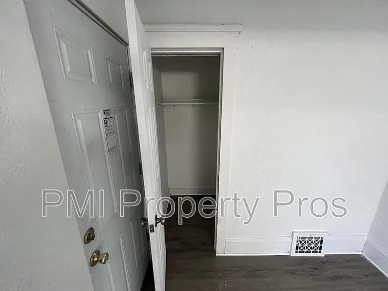 3284 N 30th St — Photo 41