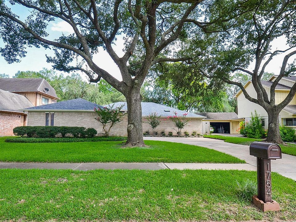1st image of 1754 Carriage Way