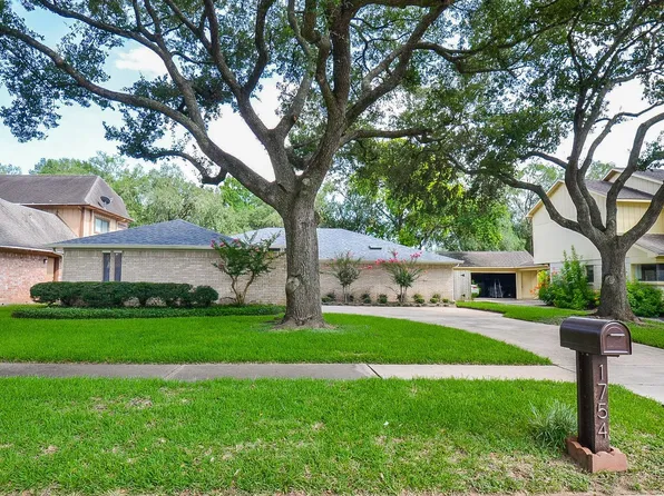1754 Carriage Way, Sugar Land, TX 77478