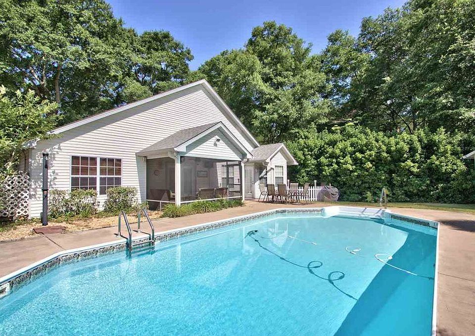 Outdoor living at its best!