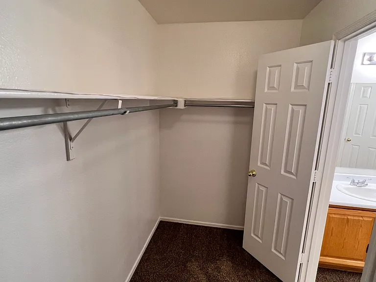 3041 W Horsham Dr — Photo 21
