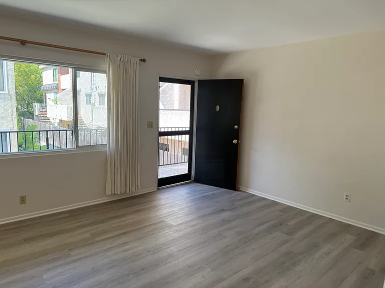 636 E California Blvd #5 — Photo 5