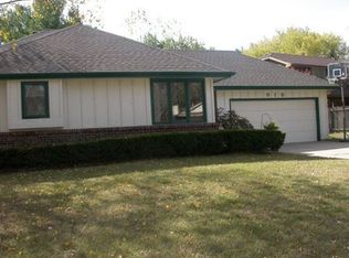 916 52nd Ct, West Des Moines, IA 50265