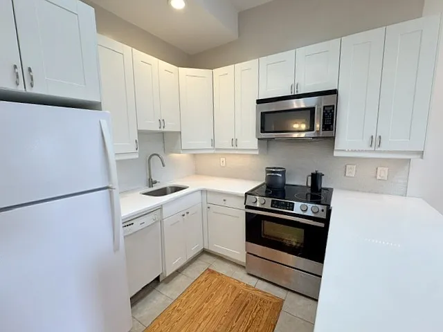 1 bed, 450 sqft, $2,000 — Photo 2