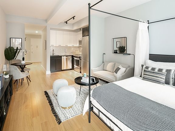 3rd image of 67 Wall St APT 15L