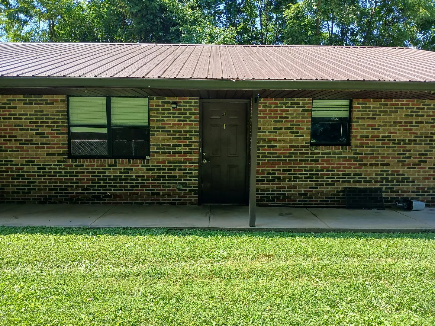 186 Dosser Lane Johnson City, TN 37601 — Photo 1