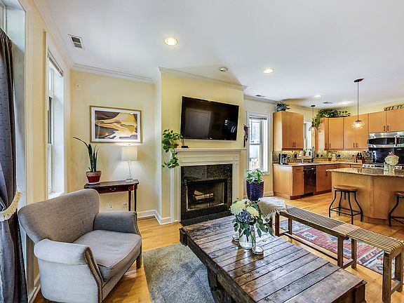 5th image of 1620 N Mozart St APT 1S