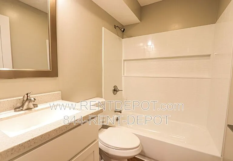 1330 SE 2nd St #112 — Photo 4