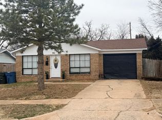 301 Winding Ln, Edmond, OK 73003