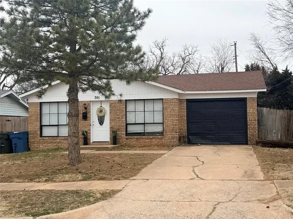 301 Winding Ln, Edmond, OK 73003