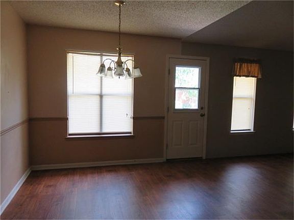 5th image of 2708 Sue St