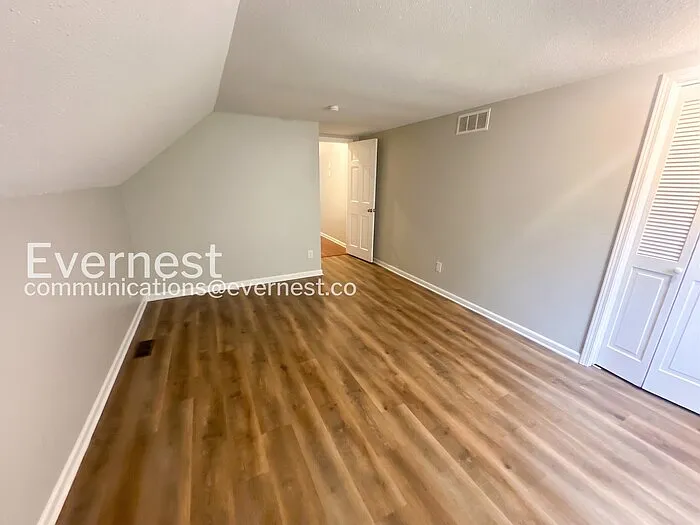 9805 N Wayne Ave — Photo 11