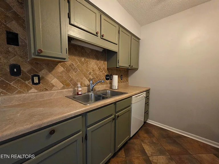 6505 Doe Creek Way — Photo 8