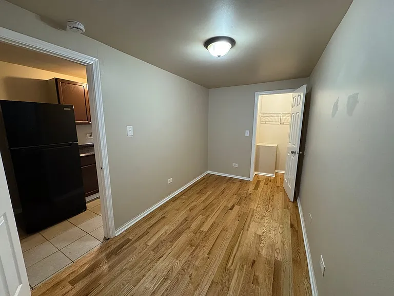 1637 W 77th St #2 — Photo 17