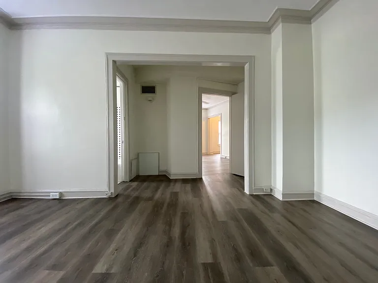 LaSalle Apartments — Photo 7