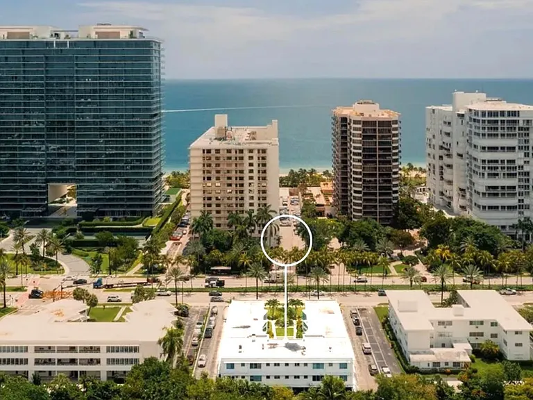 10178 Collins Ave #202 — Photo 2