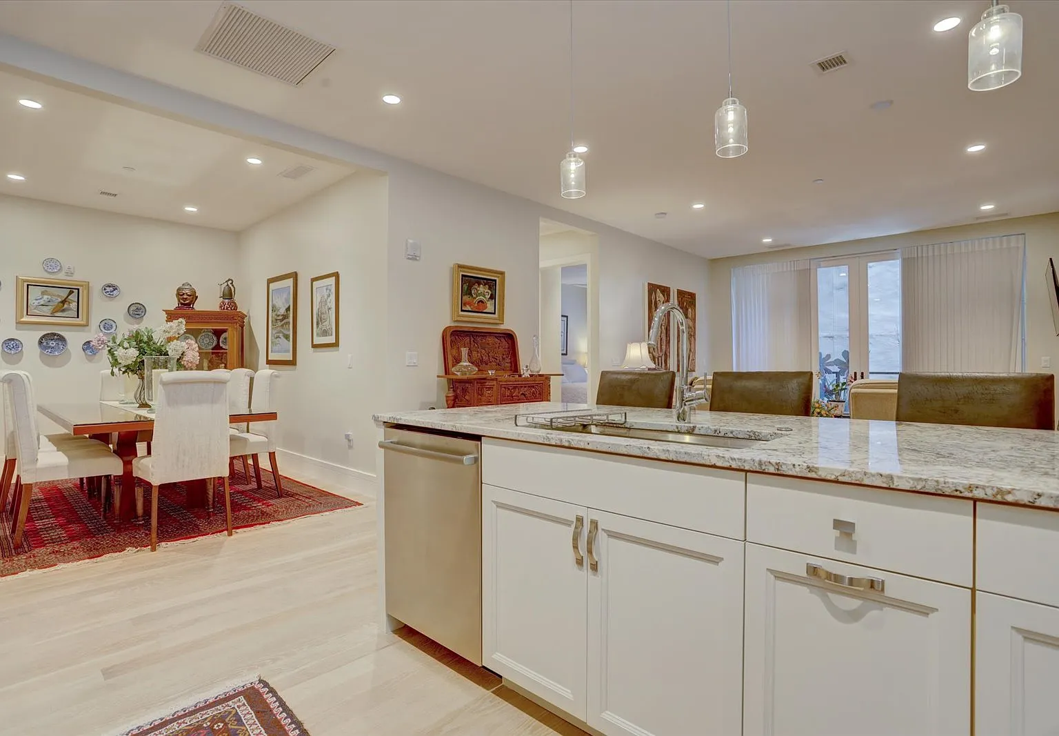 2 bed, 1418 sqft, $5,000 — Photo 4