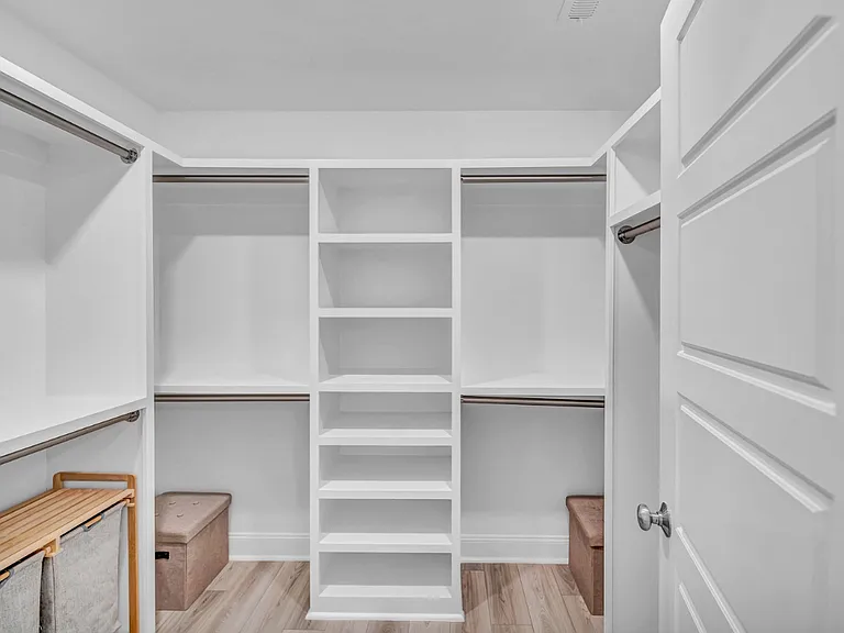 2113 Seneca Dr — Photo 20