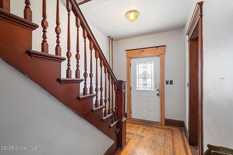 5th image of 534 Washington Street