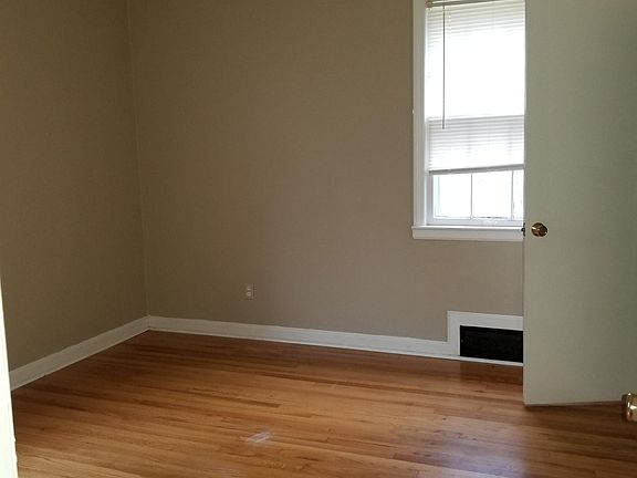 4th image of 142 Mary Miles Dr