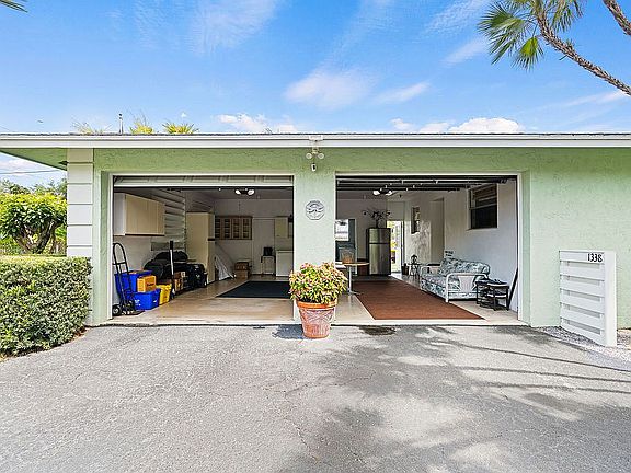 4th image of 1338 Barton Rd