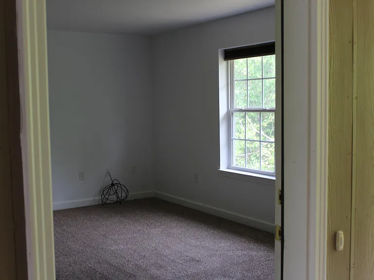 212 Sunshine Ln — Photo 4