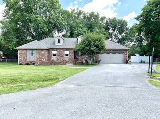 223 Mark Dr, Hopkinsville, KY 42240