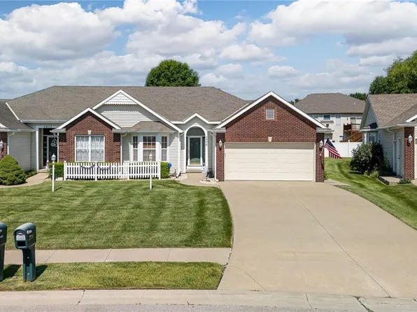 2904 Eastbrook Ct, Saint Joseph, MO 64506