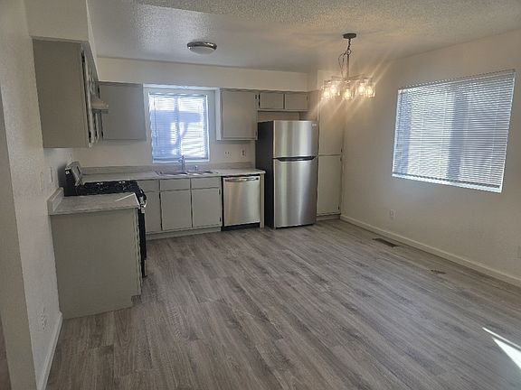 4th image of 2709 Waterfield Dr
