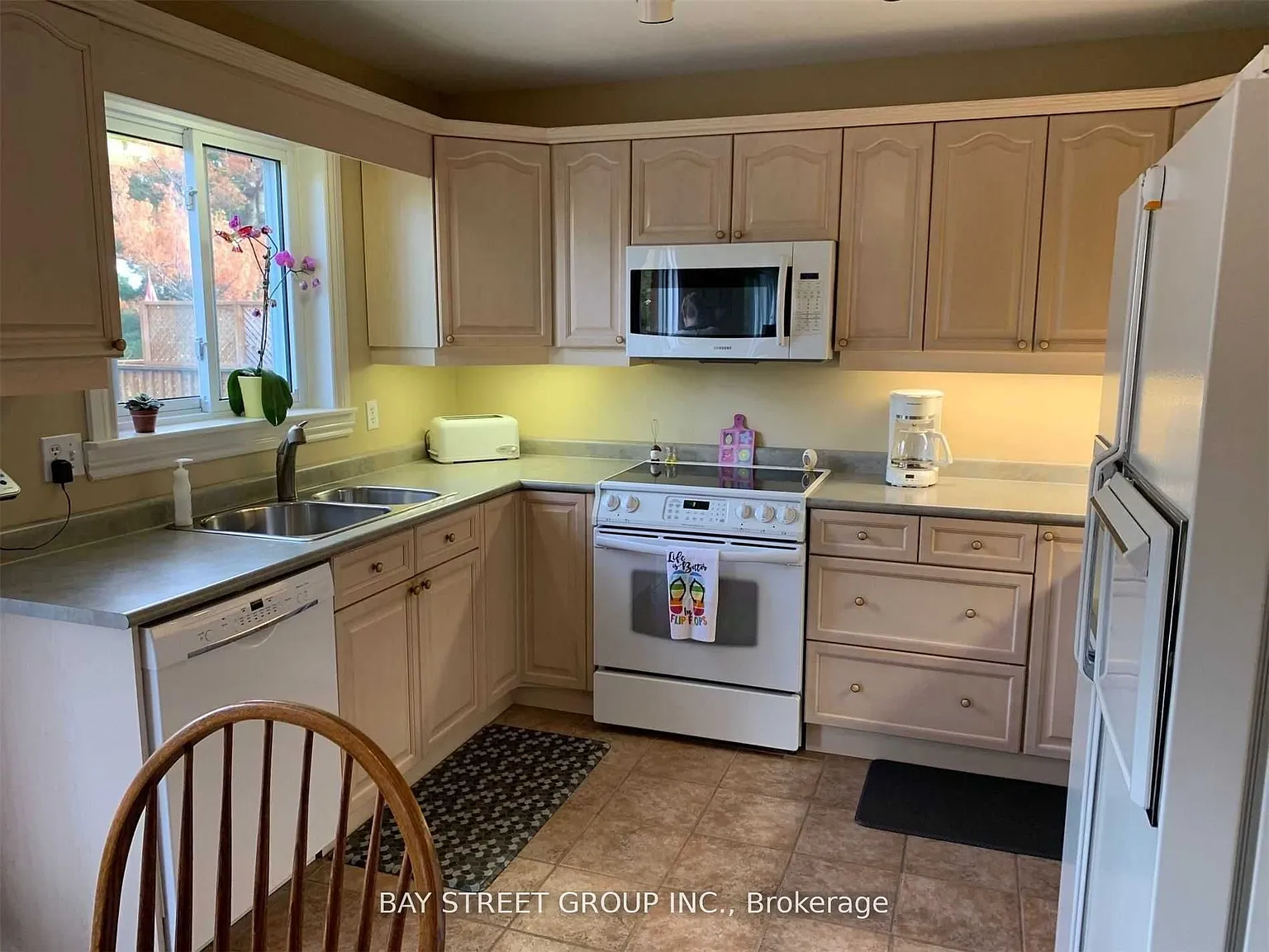 5 bed, $2,900 — Photo 3