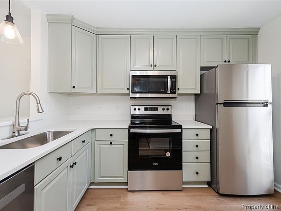 3rd image of 427 Persimmon Dr