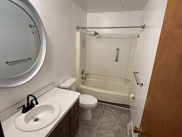42 Risch Dr — Photo 5
