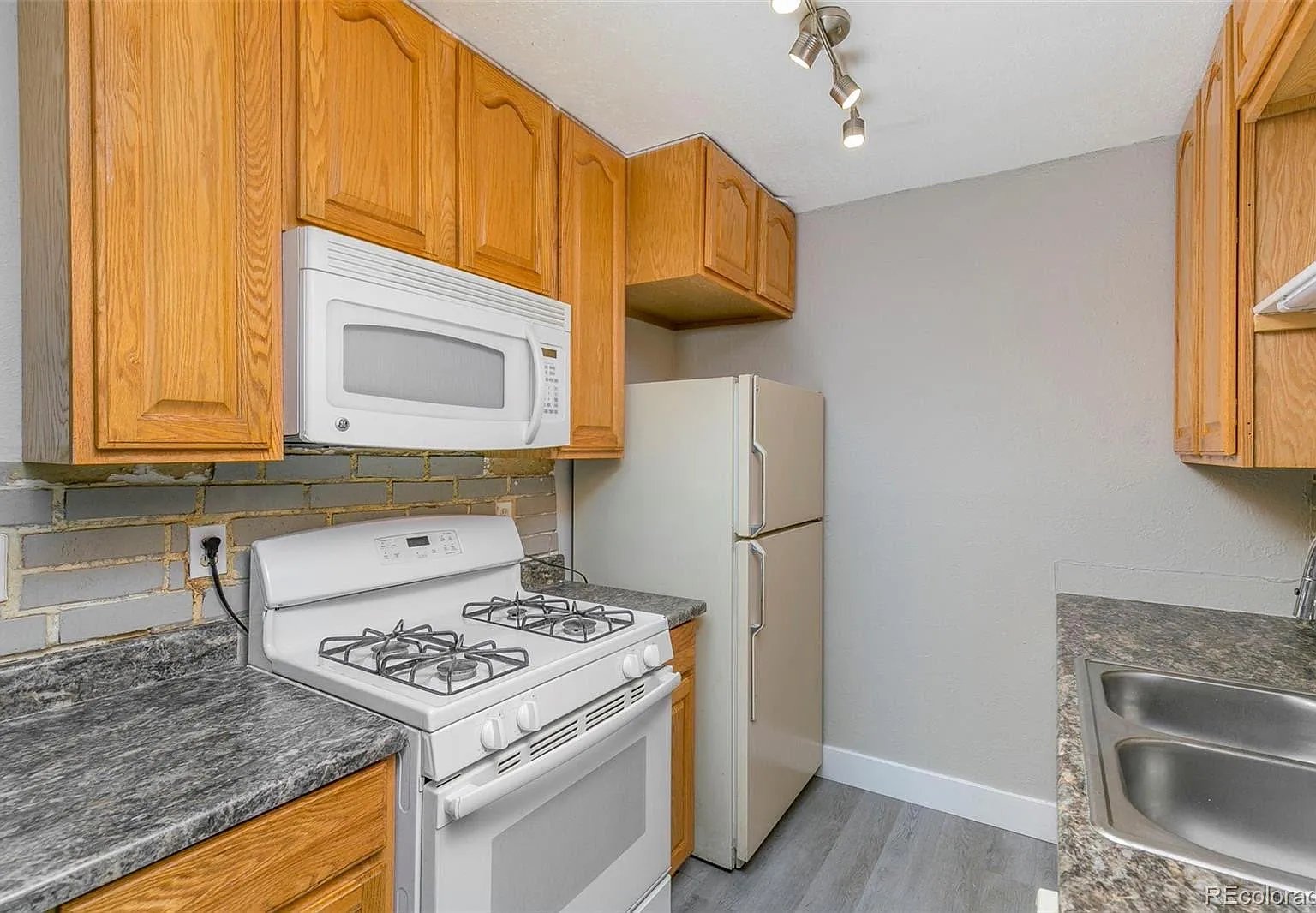 2 bed, 1.0 bath, 761 sqft, $1,499 — Photo 4