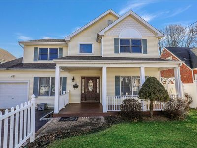 43 Roosevelt Avenue, Syosset, NY, 11791