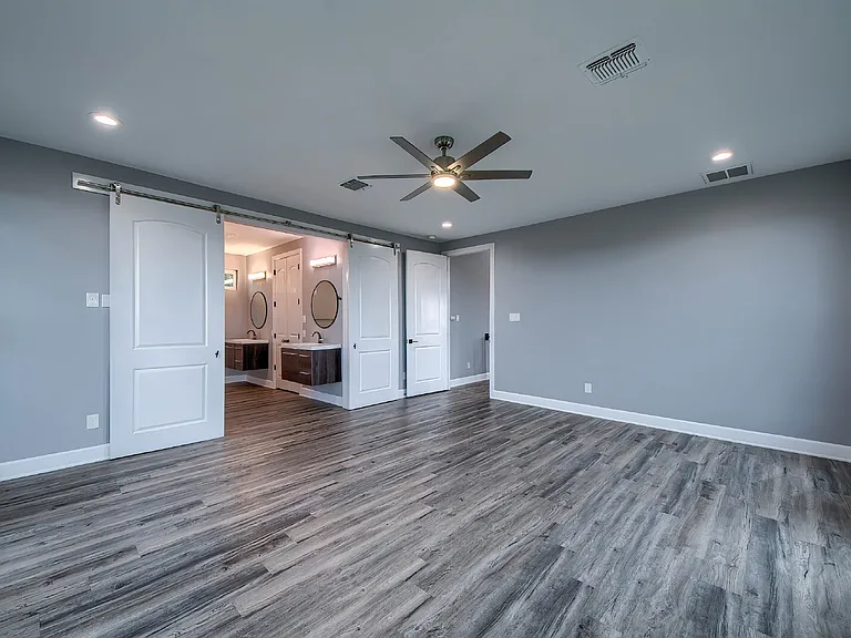 714 Misty Water Ln — Photo 18