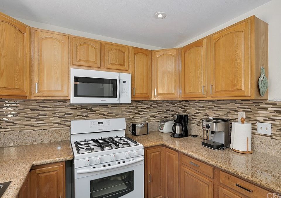 1st image of 515 W Gardena Blvd Unit 6